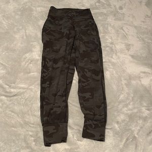Lululemon Cropped Jogger with pockets